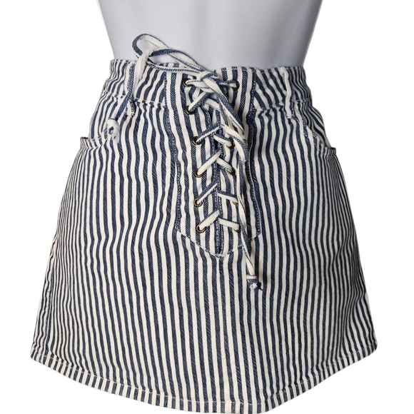 0067 Pacsun Striped Denim Blue White Mini Skirt Festival Cowgirl Y2K Size 26 - Picture 3 of 12